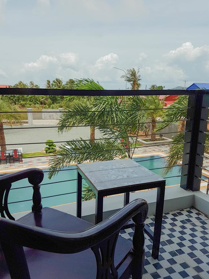 Two Moons Resort Kampot Exterior foto