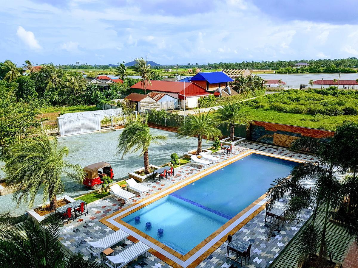 Two Moons Resort Kampot Exterior foto
